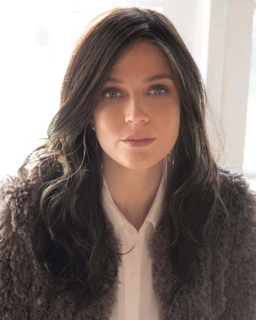 Callie | Lace Front & Monofilament Synthetic Wig By Amore 4 Callie | Lace Front & Monofilament Synthetic Wig By Amore