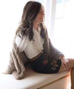 Callie | Lace Front & Monofilament Synthetic Wig By Amore 11 Callie | Lace Front & Monofilament Synthetic Wig By Amore