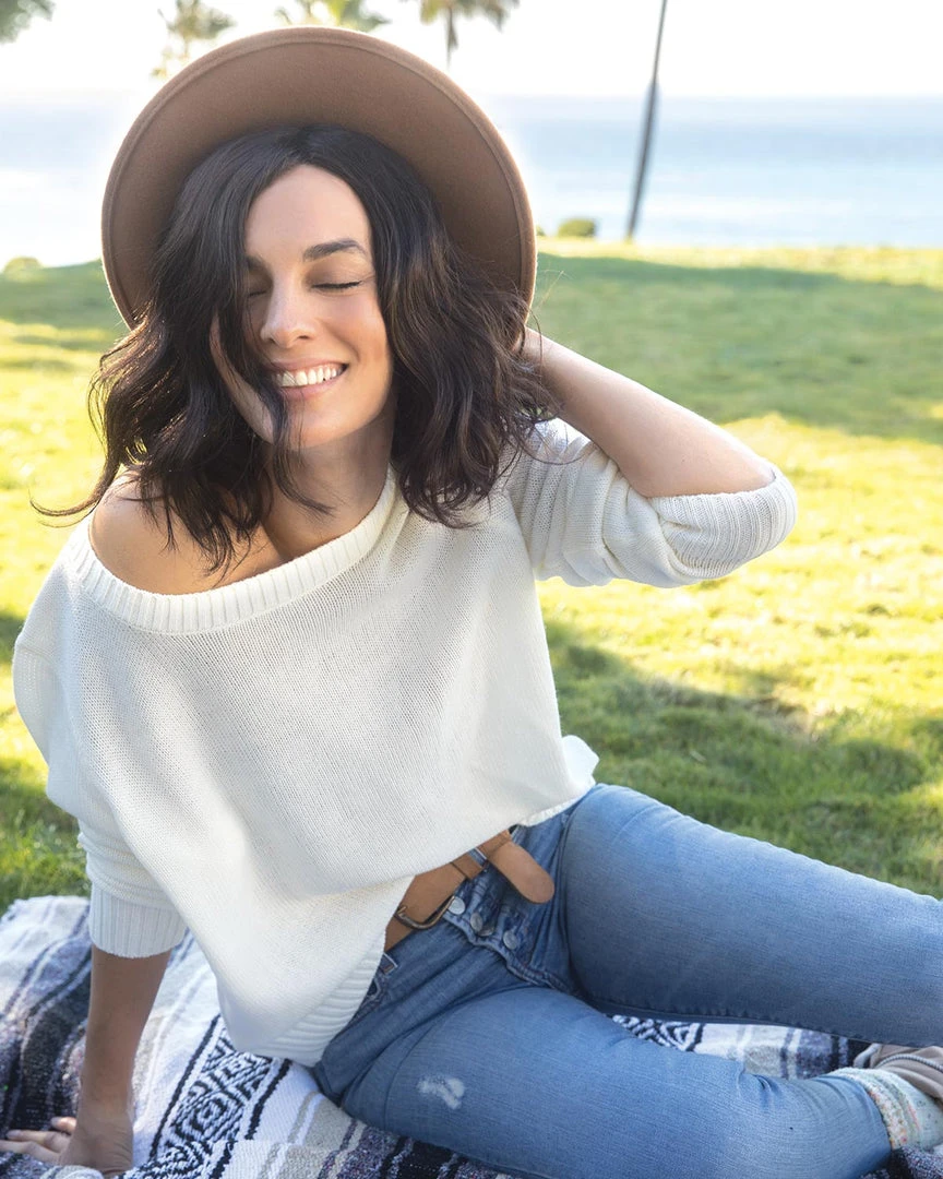 Evanna Mono | Lace Front & Monofilament Synthetic Wig By Amore Wigs For Women 10 Evanna Mono | Lace Front & Monofilament Synthetic Wig By Amore Wigs For Women