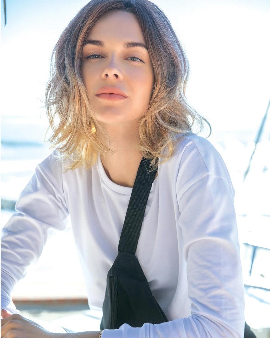 Evanna Mono | Lace Front & Monofilament Synthetic Wig By Amore Wigs For Women 11 Evanna Mono | Lace Front & Monofilament Synthetic Wig By Amore Wigs For Women