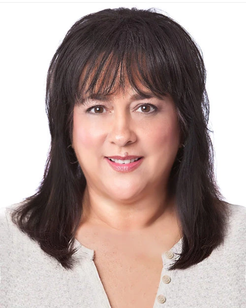 Total Topper HF | Synthetic Wiglet By Toni Brattin 3 Total Topper HF | Synthetic Wiglet By Toni Brattin